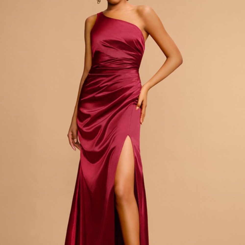 JJ’s House One Shoulder Satin Dress in Burgundy